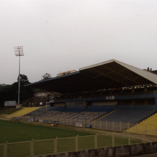 Wisney está em formação no programa internacional do clube Estoril Praia
